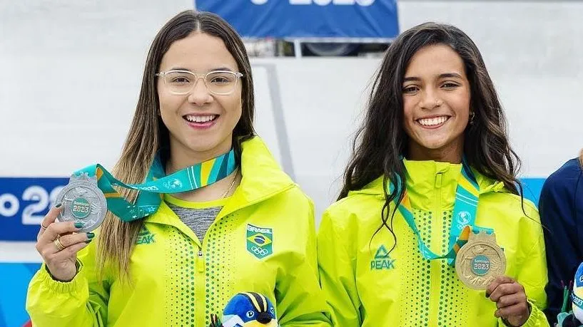 Rayssa Leal conquistou o ouro e Pâmela Rosa levou a prata no skate street nos Jogos Pan-Americanos de 2023