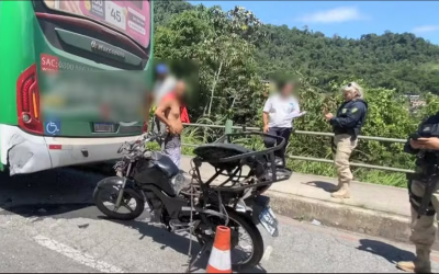 Motociclista bate na traseira de ônibus da Bonfim